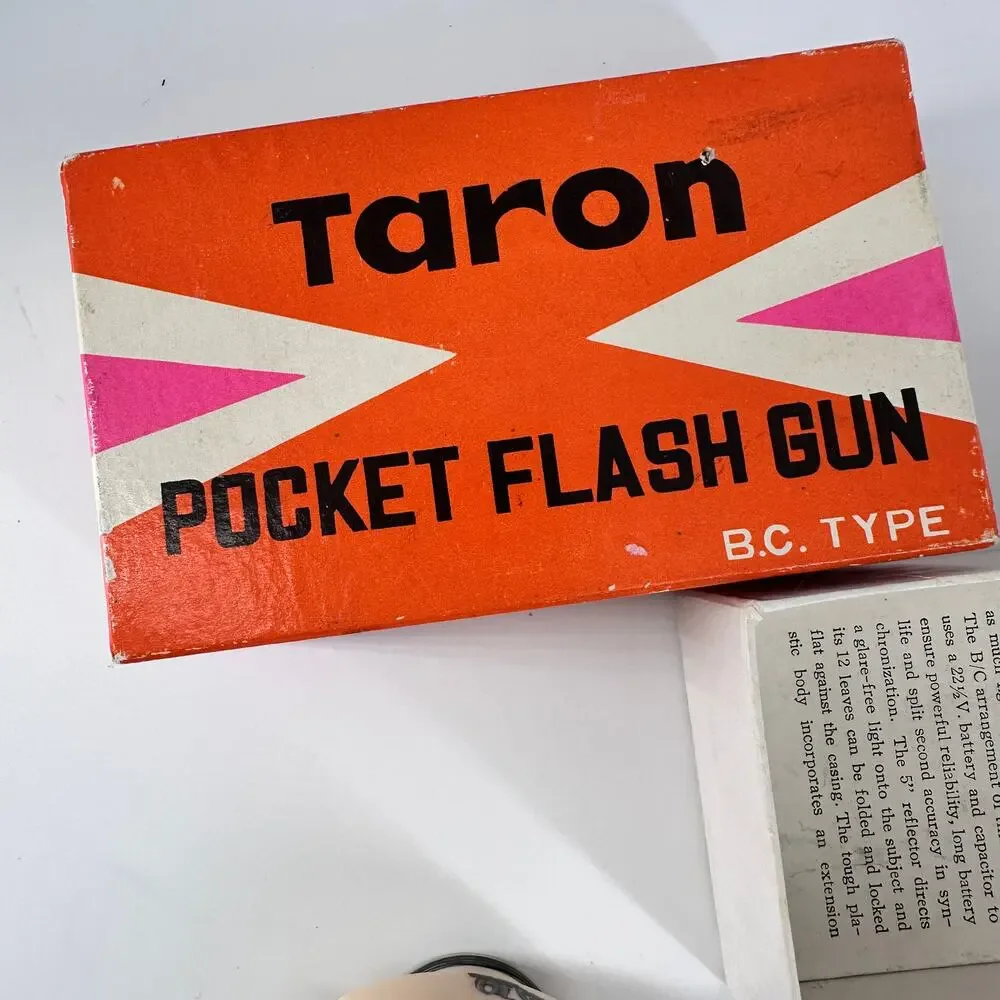 Vintage Taron Pocket Flash Gun B.C. Type w/ Box Leather Case Instructions